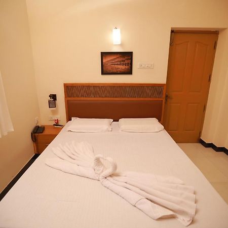 Jmj Comfort Hotel Salem Exterior foto