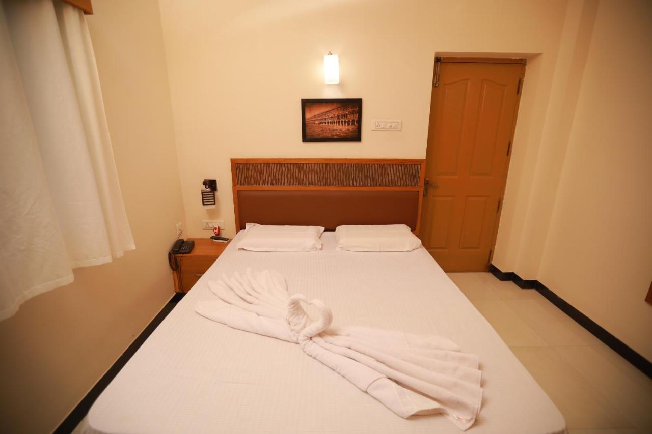 Jmj Comfort Hotel Salem Exterior foto