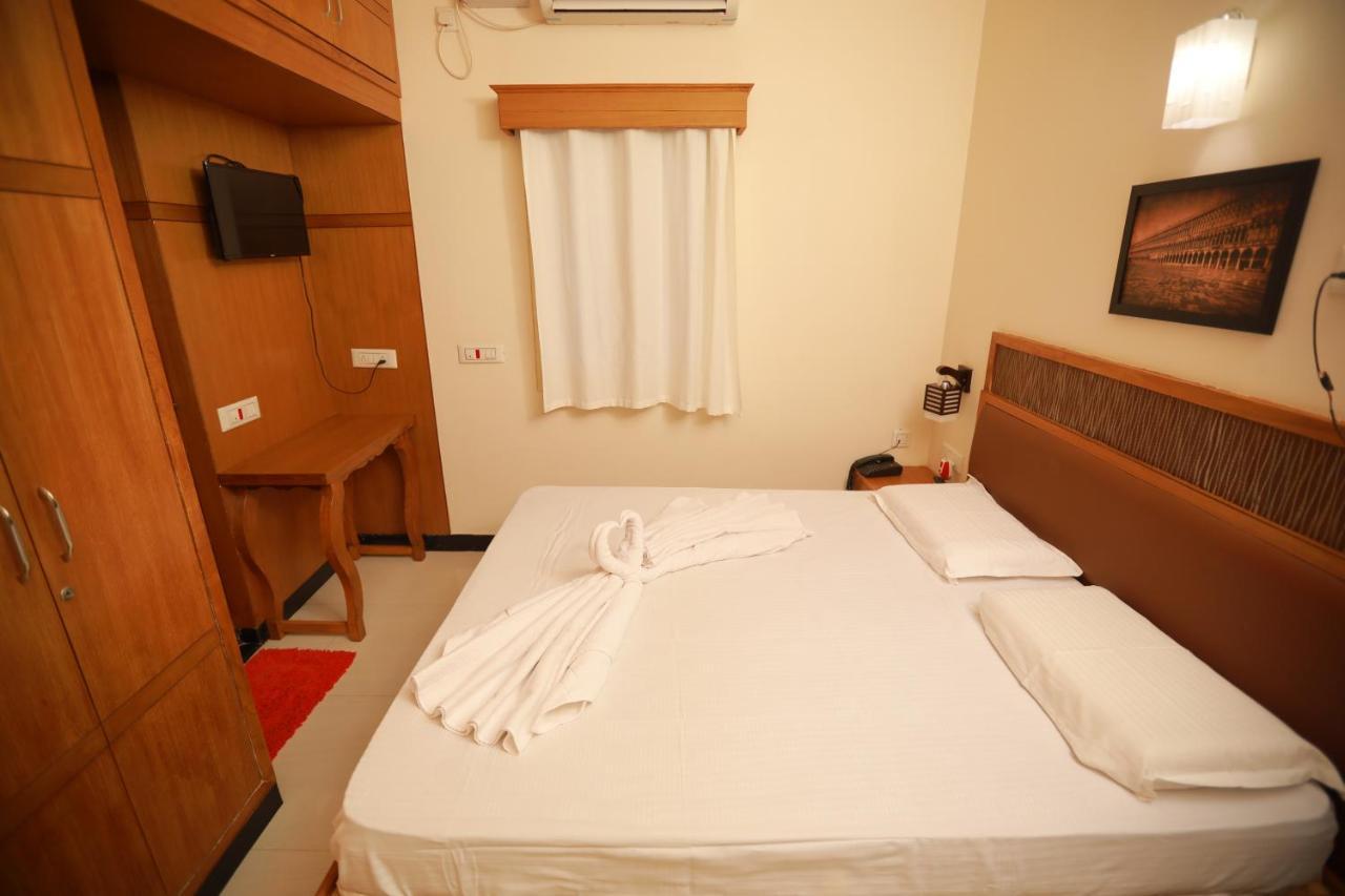 Jmj Comfort Hotel Salem Exterior foto